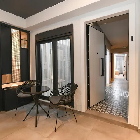 Апартаменты Omikron Luxury Living